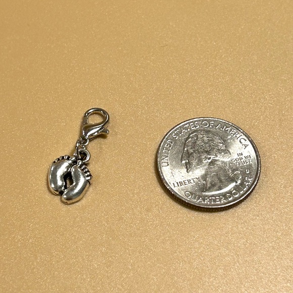 Footprint 👣 Charm - Picture 2 of 2